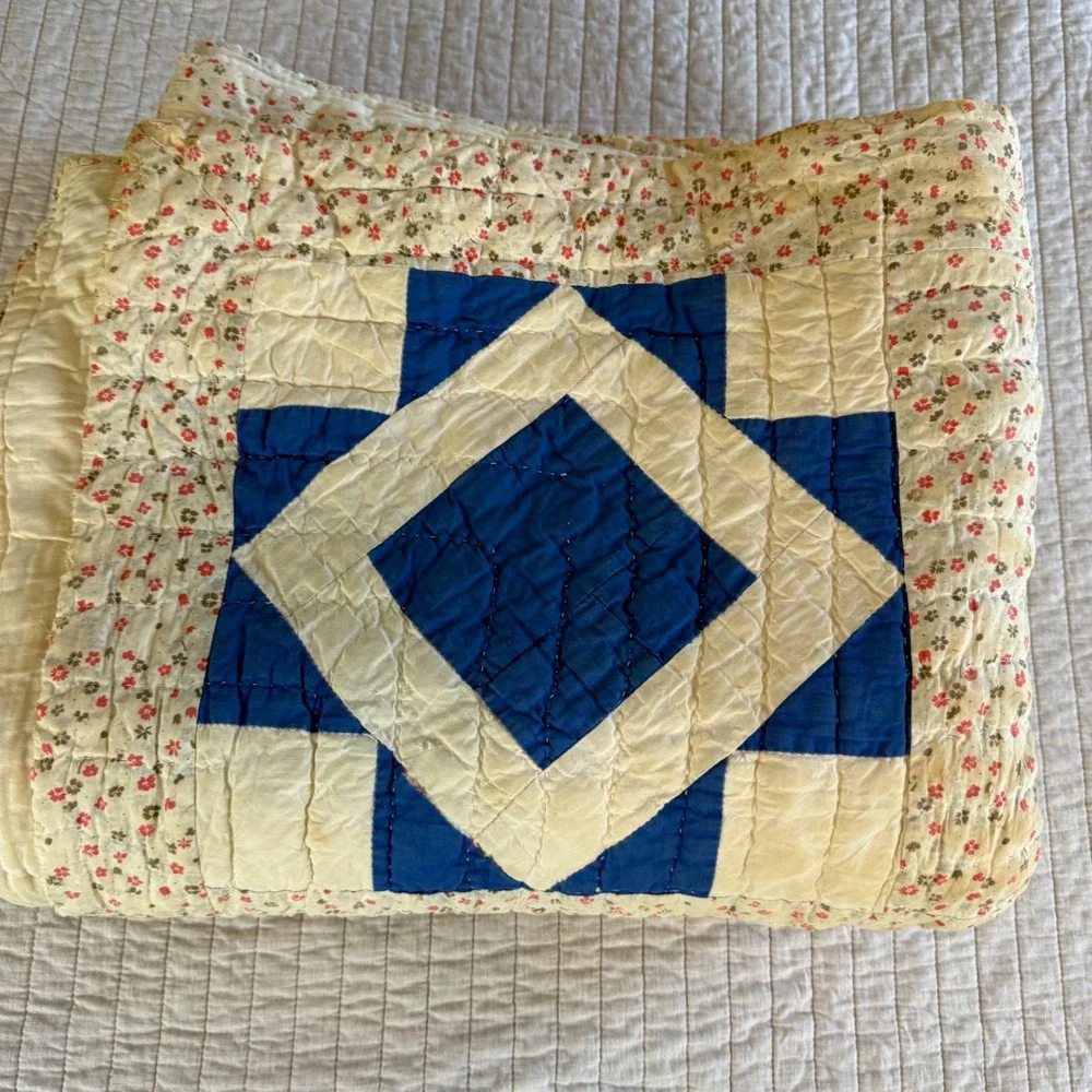 Vintage 1940s Handmade Patchwork Quilt Hand Stitched Floral Primitive 67 x 78